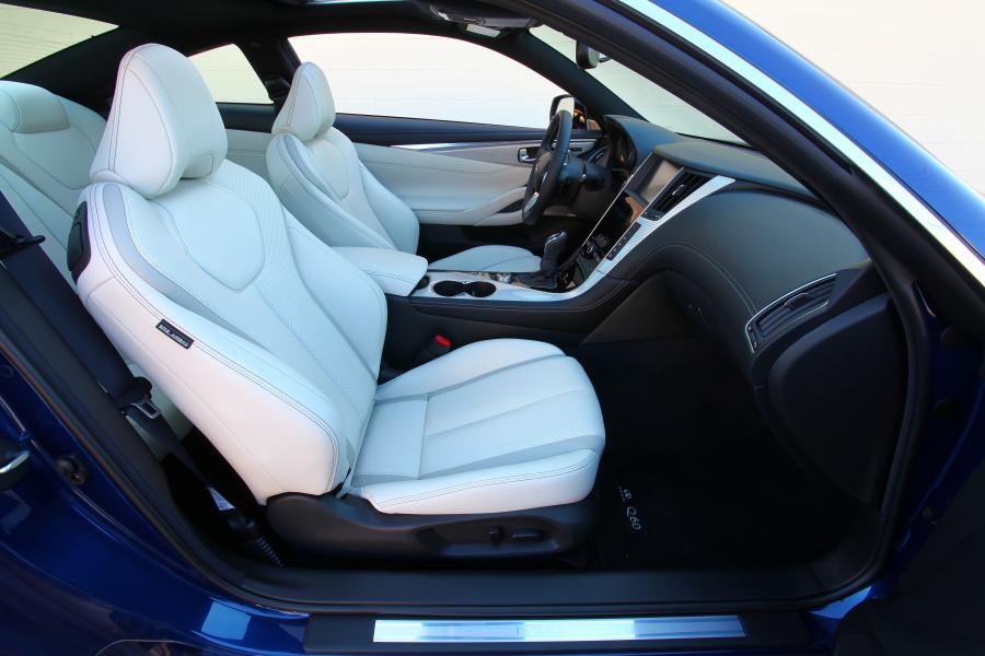 Интерьер Infiniti Q60 Red Sport 400 (CV37) 2016 года  (NA) (фото 29 из 35)